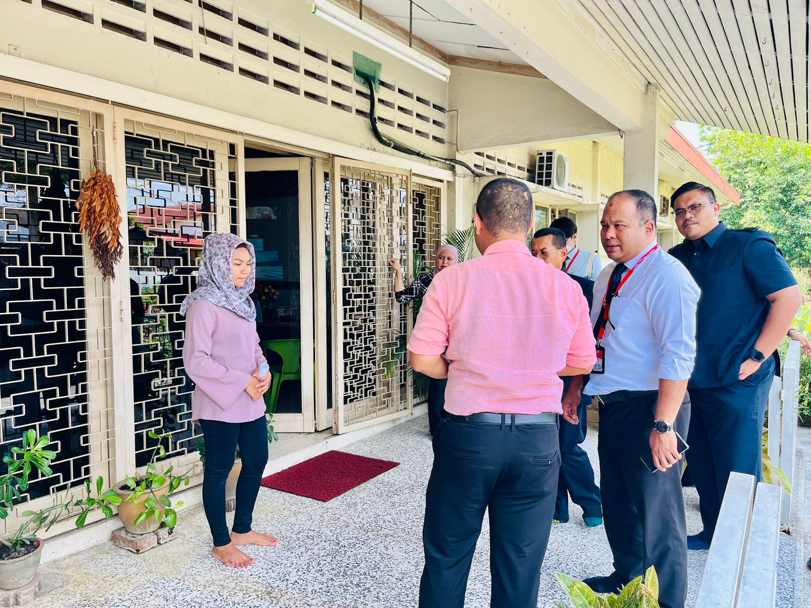 tim satgas selamatkan wni asal aceh yang ditelantarkan di malaysia 55728