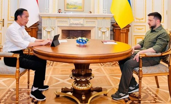 ukraina undang jokowi ke ktt crimea apa agendanya 48693
