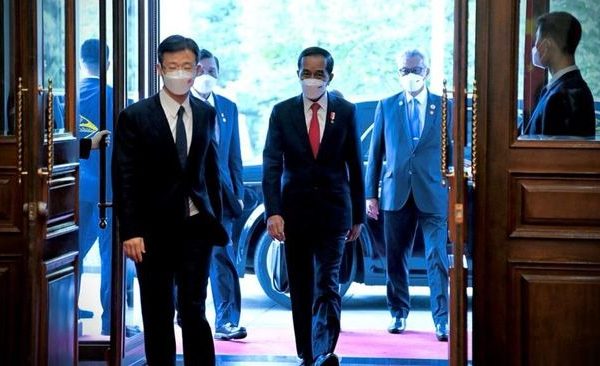 usai lawat jepang presiden jokowi ke korsel temui presiden yoon suk yeol 48587