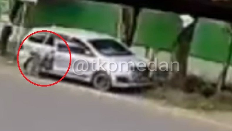 video rekaman cctv detik detik pembunuhan wanita di dalam mobil dengan 21 tusukan 59409