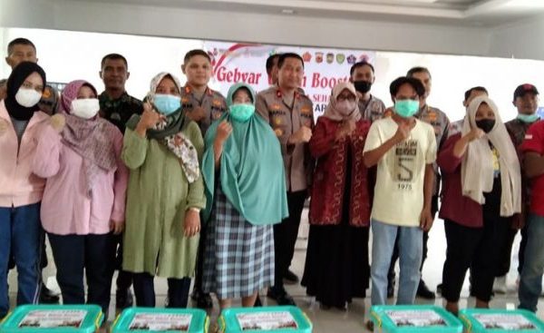 waka polda jabar meninjau langsung vaksinasi covid 19 di jatiluhur 49440