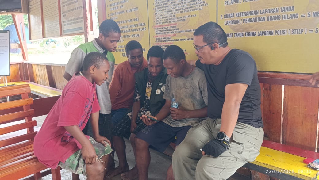 wakaops damai cartenz 2025 berbagi keceriaan dengan anak anak yalimo 83437