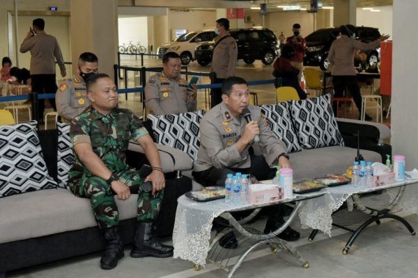 wakapolda jabar pimpin pengecekan vaksin booster melalui zoom meeting 48532