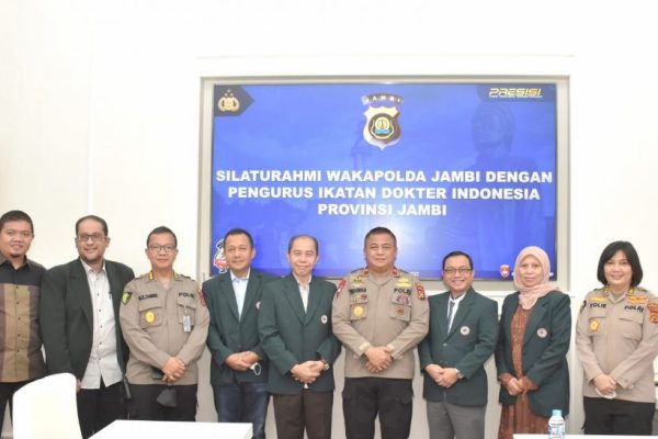 wakapolda jambi terima kunjungan silaturahmi pengurus idi 49273