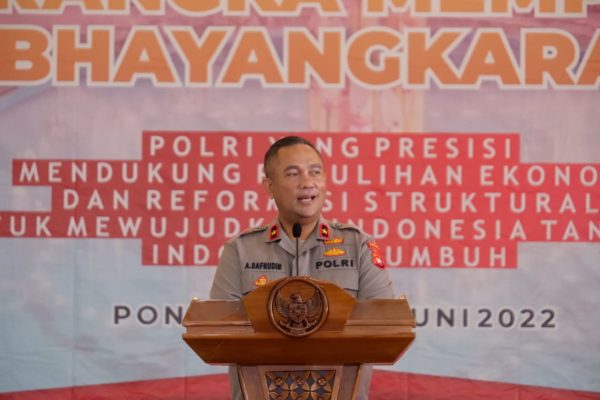 wakapolda kalbar gelar lomba orasi mahasiswa dalam rangka hari bhayangkara ke 76 47960