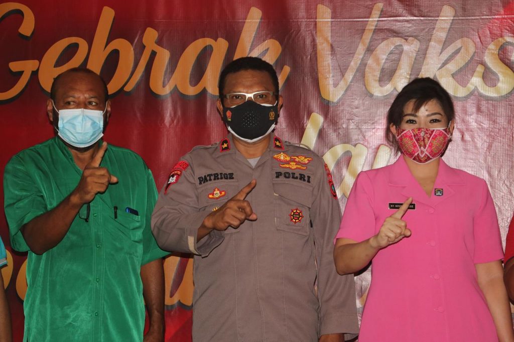 wakapolda papua barat imbau masyarakat untuk tidak mudah percaya informasi hoaks terkait vaksin covid 19 26797
