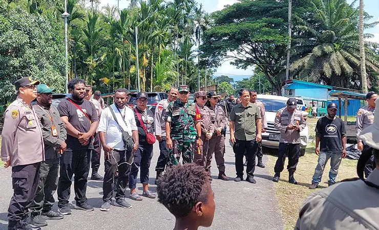 wakapolda papua monitoring pelaksanaan pencoblosan pilkada serentak 2024 di mimika 81332