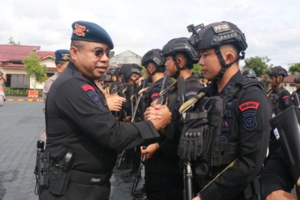 wakapolda sulut apresiasi personel brimob yang selesaikan tugas bko polda papua 52531