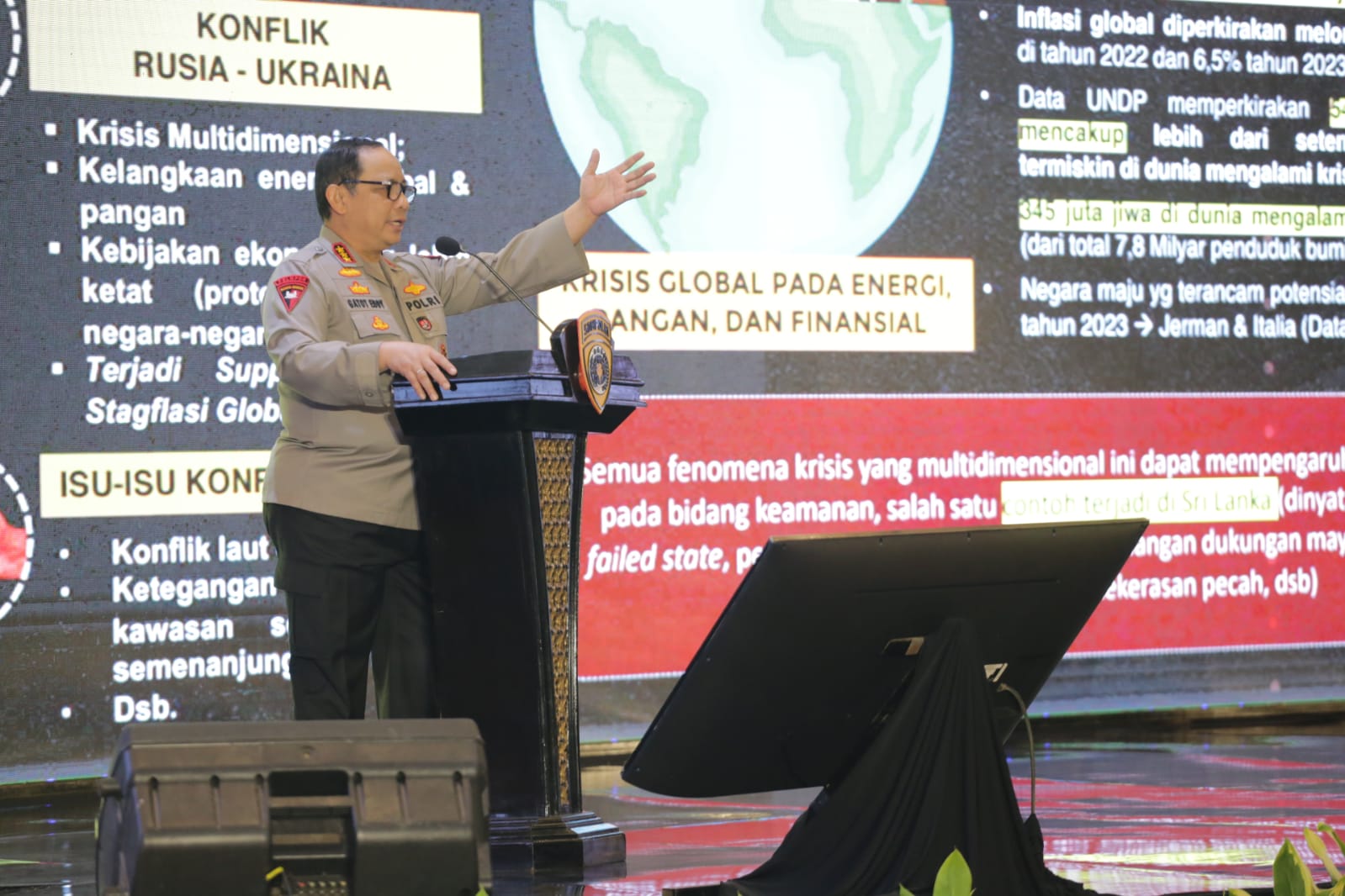 wakapolri diharapkan sdm polri dapat mencapai keunggulannya guna mendukung stabilitas keamanan 52201