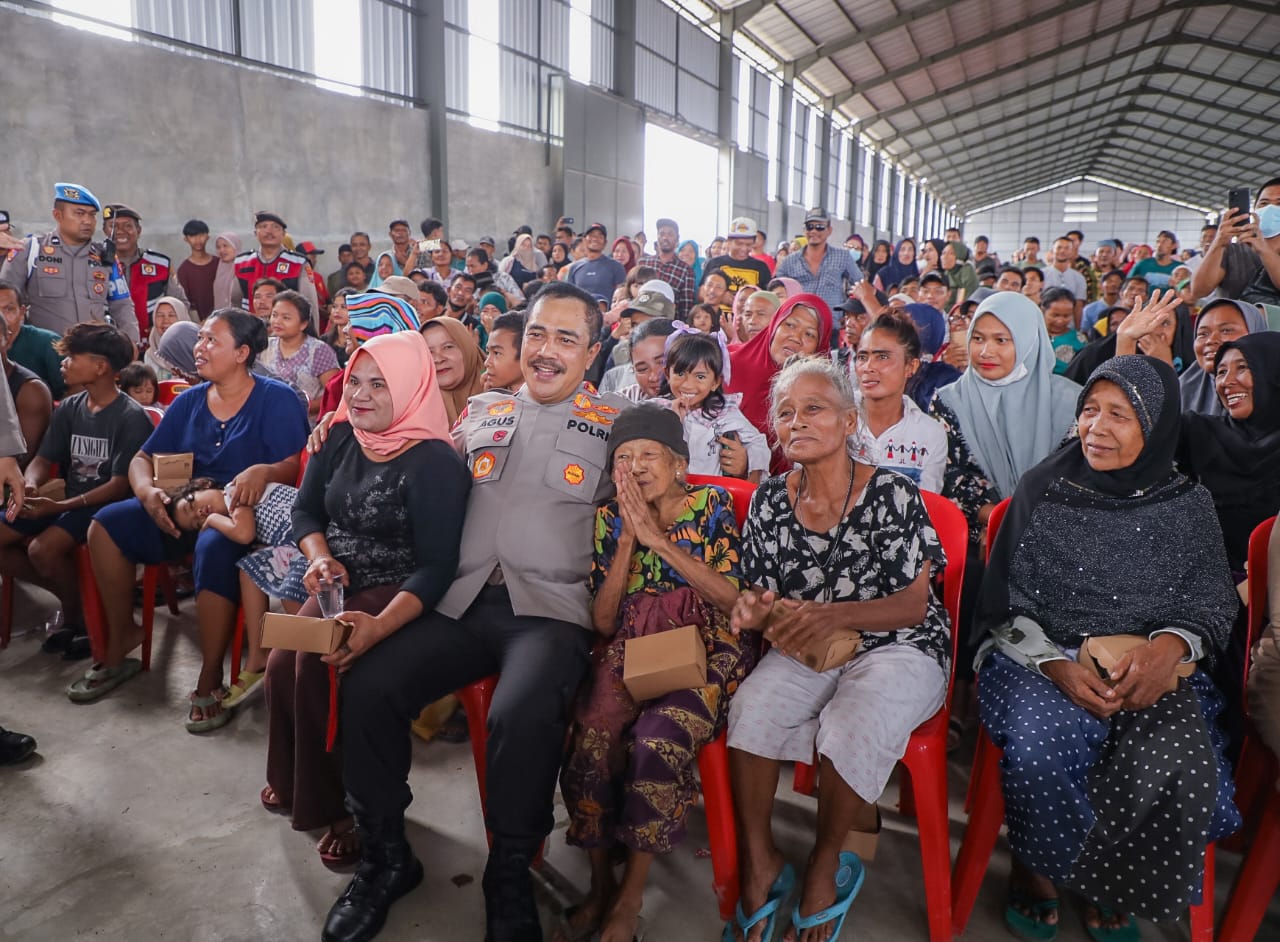 wakapolri salurkan 3 500 paket sembako bakti sosial polri untuk negeri di belawan 63890
