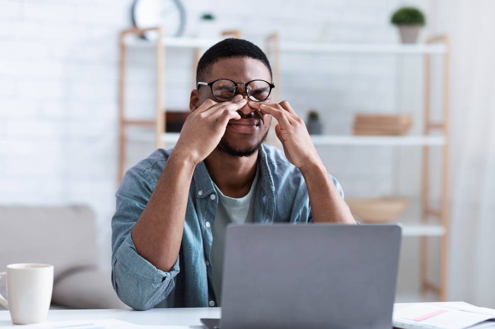 waspada mata mudah lelah di depan layar ini ciri digital eye strain 64779