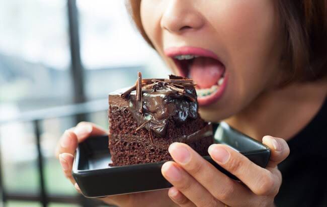 waspadai ini sederet tanda tubuh anda terlalu banyak konsumsi makanan manis 72767 1