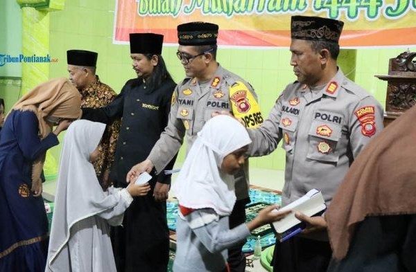 wujud kepedulian polri pada sesama polres ketapang melaksanakan kegiatan tali asih pada anak yatim piatu 49220
