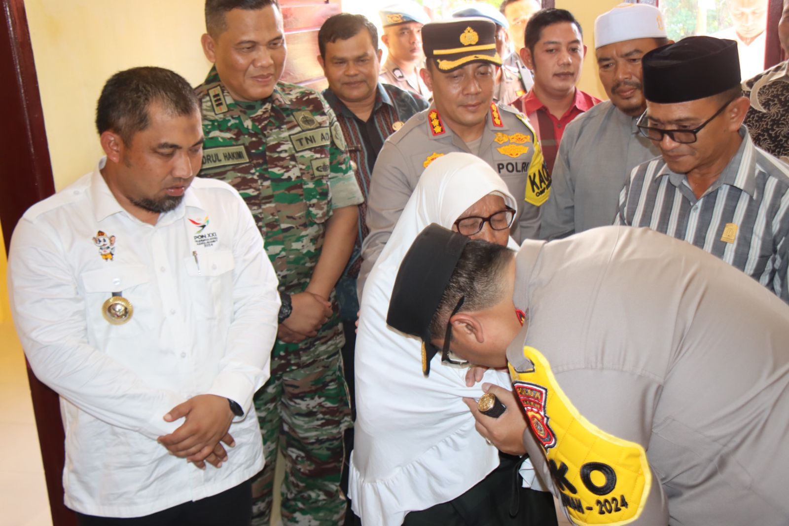 wujud peduli polri kapolda aceh bagikan satu unit rumah 78228