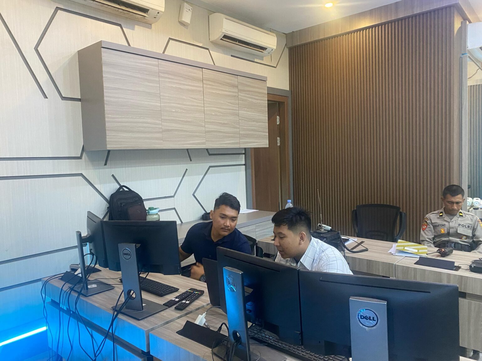 wujudkan pemilu 2024 aman dan damai polda kalbar tingkatkan patroli siber di media sosial untuk menangkal berita hoaks 70336