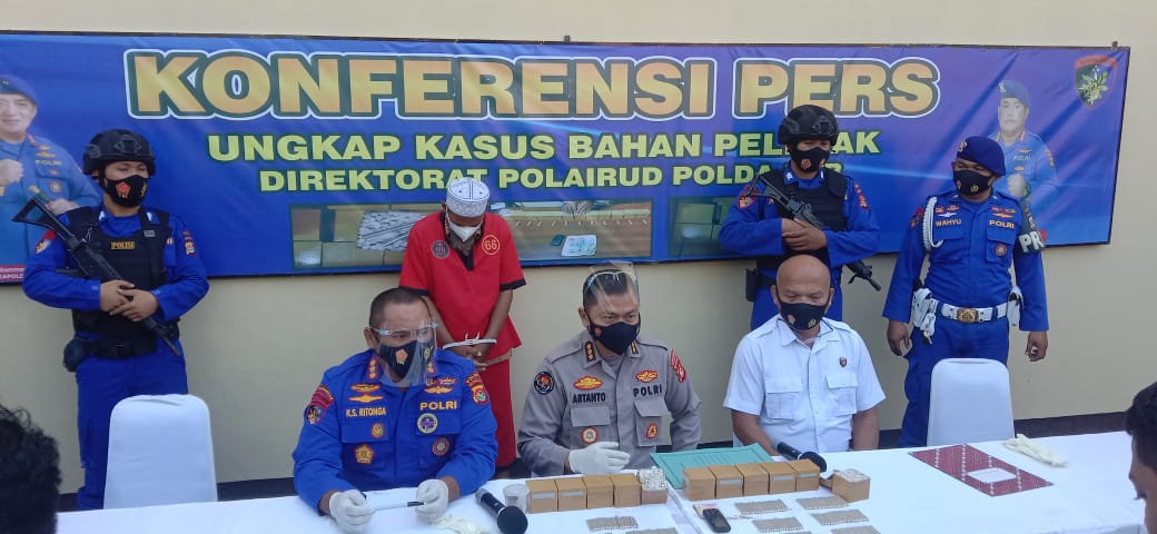 1 200 detonator bahan baku bom ikan diamankan tim gabungan ditpolair polri bersama polda ntb 16289