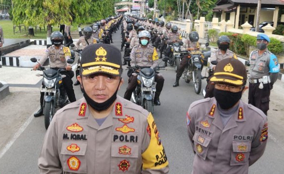 172 bhabinkamtibmas polda ntb salurkan 43 ton beras kepada warga terdampak covid 19 12798