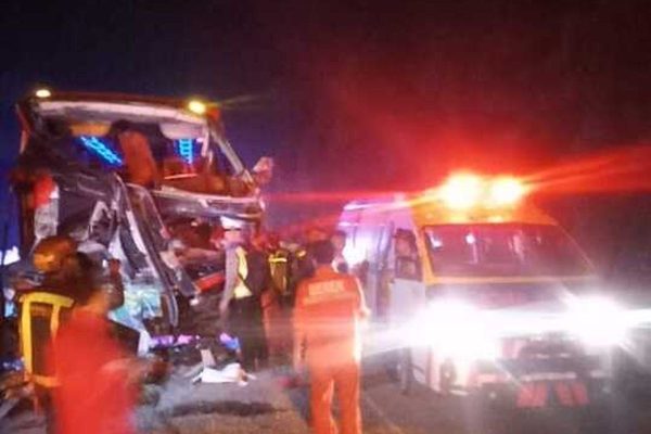2 orang meninggal dunia dalam kecelakaan di tol cipularang 82377