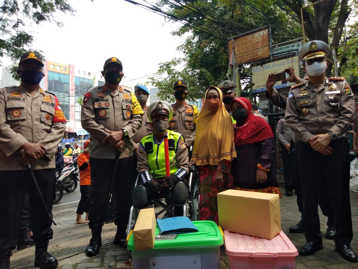 20 tahun membantu kapolda metro jaya berikan bantuan kepada supeltas disabilitas 11091