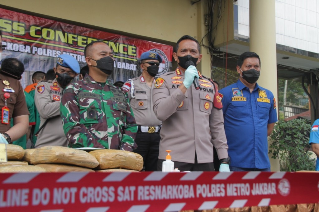 682 772 jiwa berhasil diselamatkan sebanyak 165 kg ganja dan 45 kg sabu dimusnahkan 16262