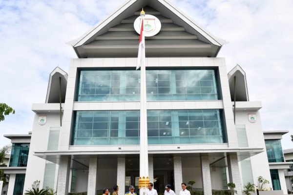 Awali Hari Kedua di Sulawesi Barat Presiden Jokowi Tinjau Kantor Gubernur 1024x768 1