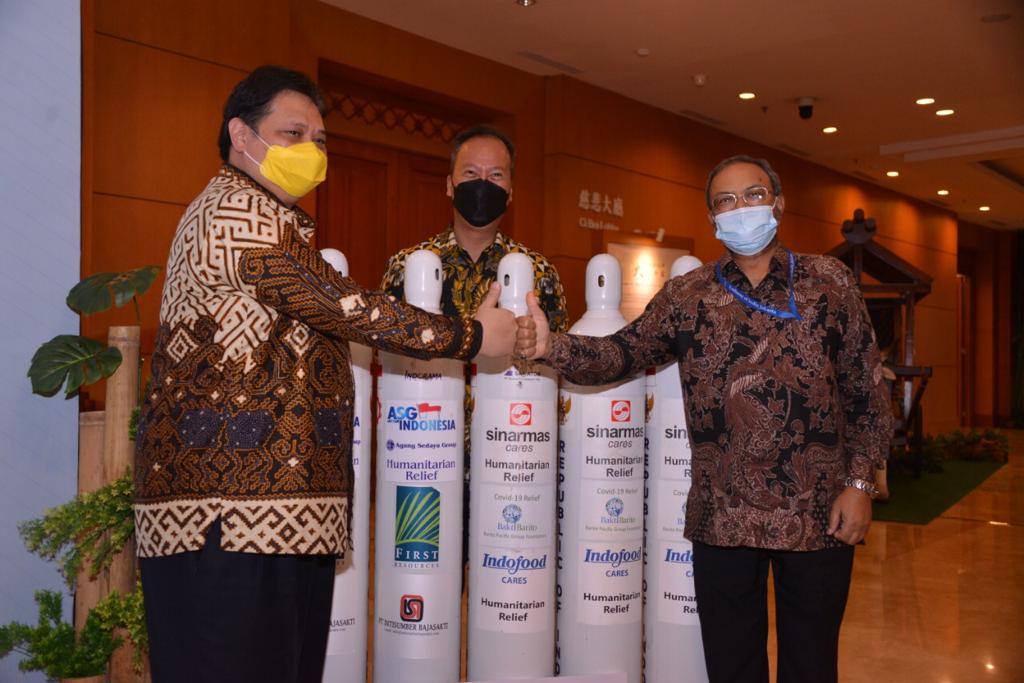 BANTUAN TABUNG OKSIGEN KE INDIA