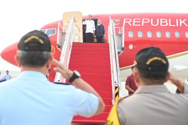 Bertolak ke Sumbar Presiden dan Ibu Iriana akan Tinjau Lokasi Banjir Bandang dan Serahkan Bantuan 1024x682 1