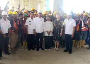 Foto dengan jajaran ASDP Labuan Bajo 300x215 1