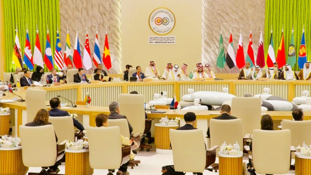 Hadiri KTT ASEAN GCC Presiden Jokowi Sampaikan Isu Ekonomi hingga Kemanusiaan 1024x576 1