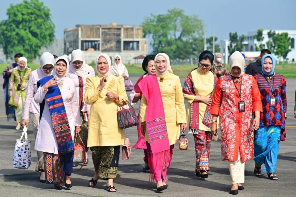 Ibu Iriana dan OASE KIM Kunjungan Kerja 1024x682 1