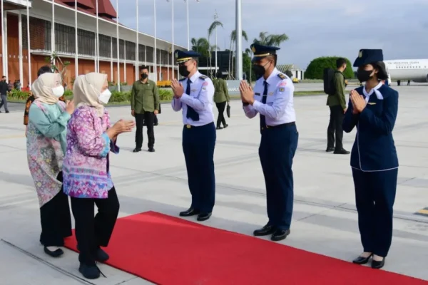 Ibu Iriana dan OASE KIM Kunjungan Kerja ke Provinsi Sumatra Selatan 1024x683 1