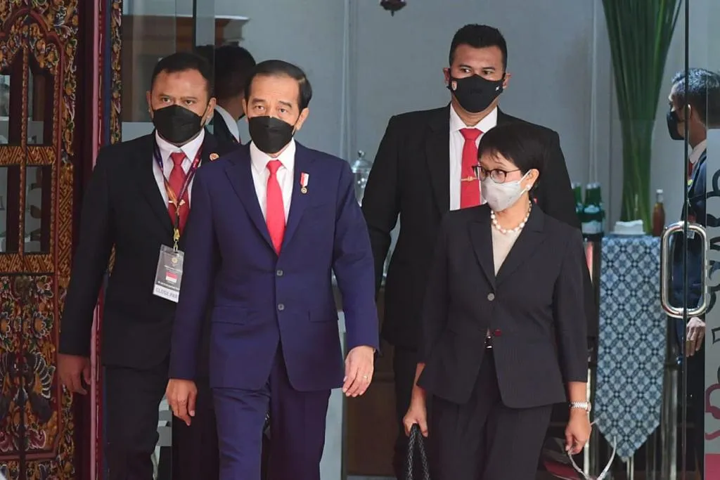 JOKOWI MENLU
