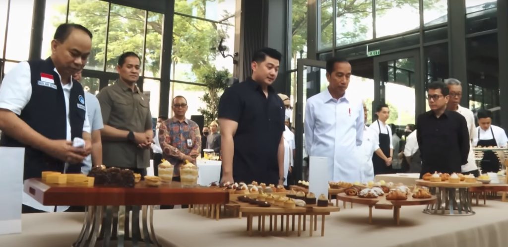 JOKOWI TINJAU PERSIAPAN GALA DINNER 1024x498 1