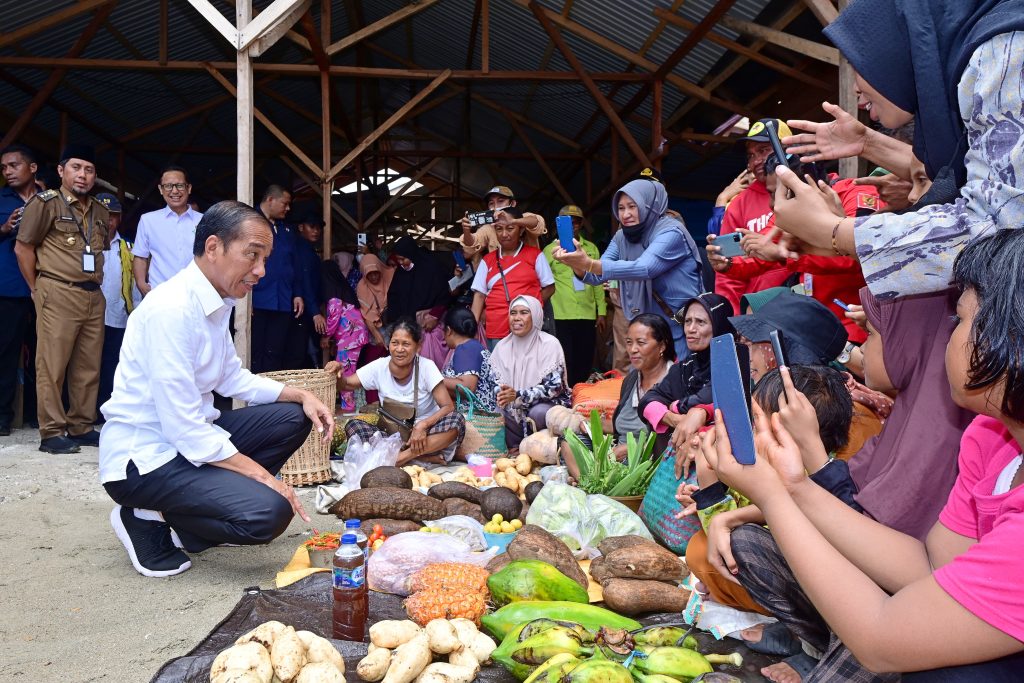 Kunjungi Pasar Salakan 1024x683 1