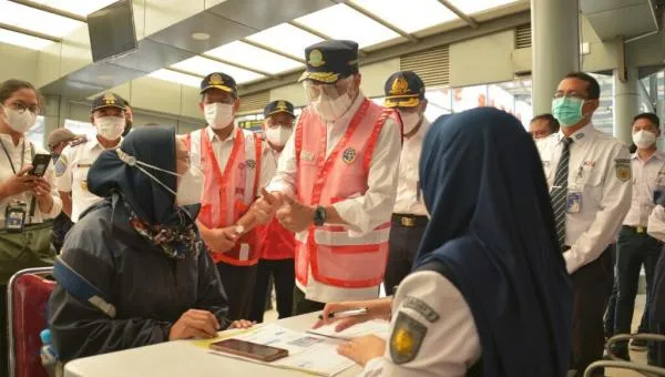 MENHUB SIDAK TERMINAL DAN STASIUN