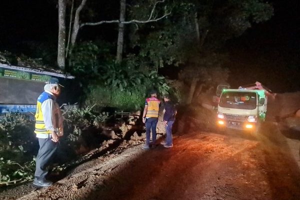 MENTERI PUPR KE CIGANJUR