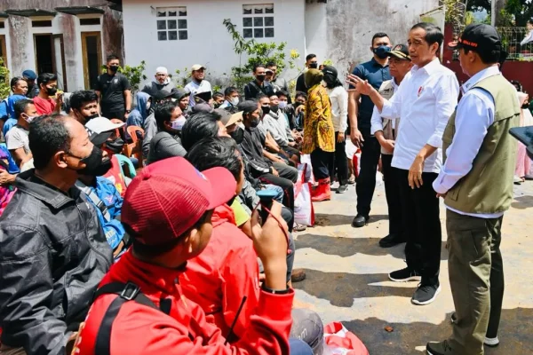 Meninjau Kembali