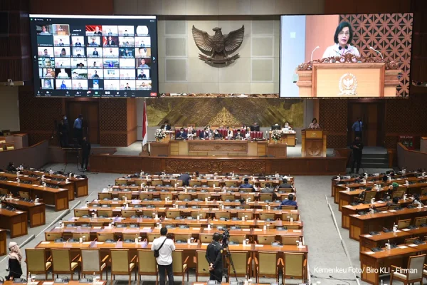 Menkeu Sri Mulyani di DPR 2
