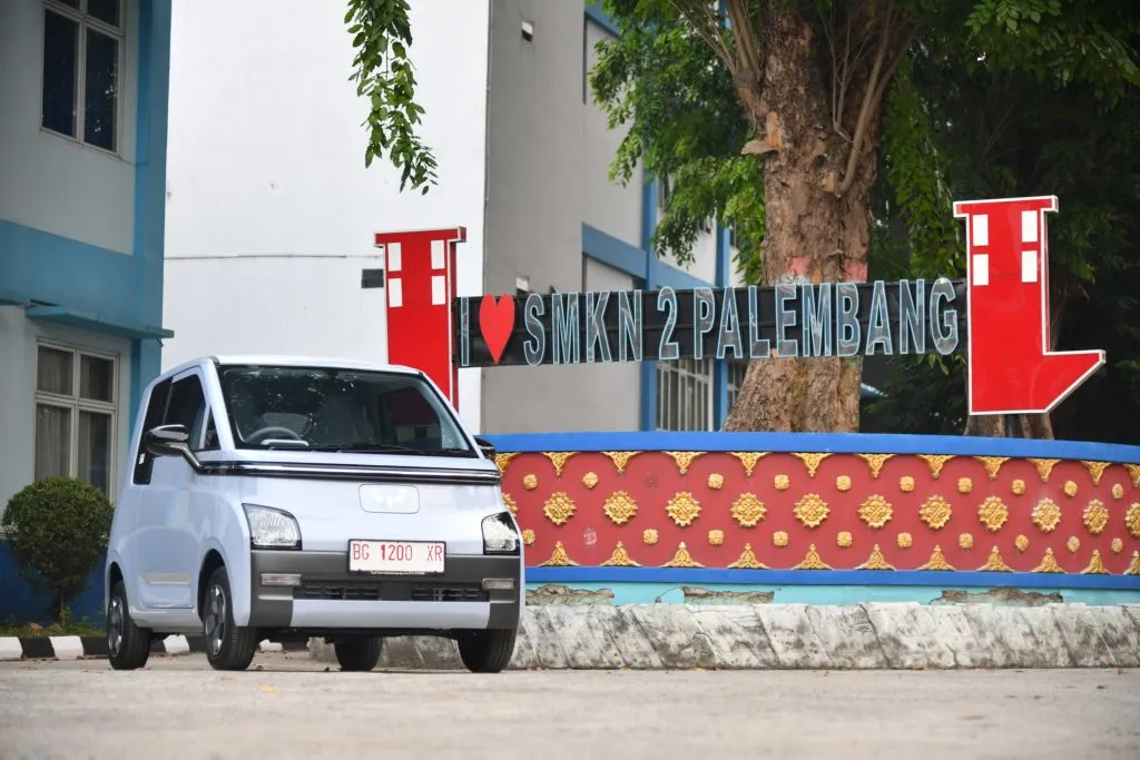 Mobil Listrik dari Presiden Jokowi untuk Siswa Belajar Praktik 1024x683 1