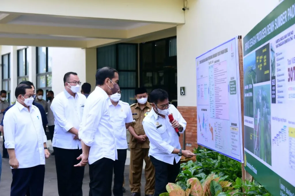 Pastikan Ketersediaan Pangan Presiden Tinjau Balai Besar Penelitian Padi di Subang 1024x683 1