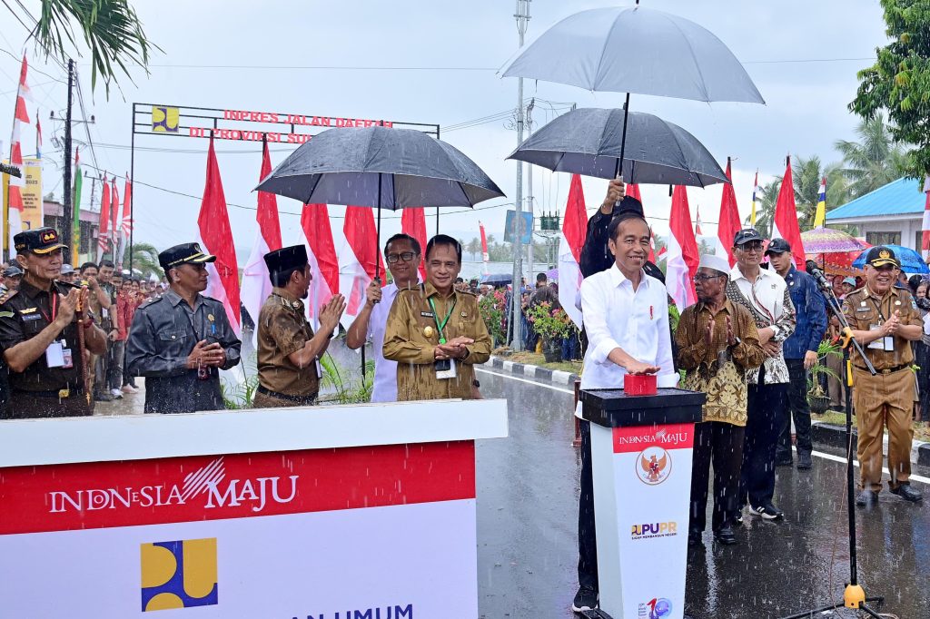 Peresmian Inpres Jalan Daerah di Sulawesi Tengah Komitmen Presiden Jokowi untuk Infrastruktur Merata 1024x682 1