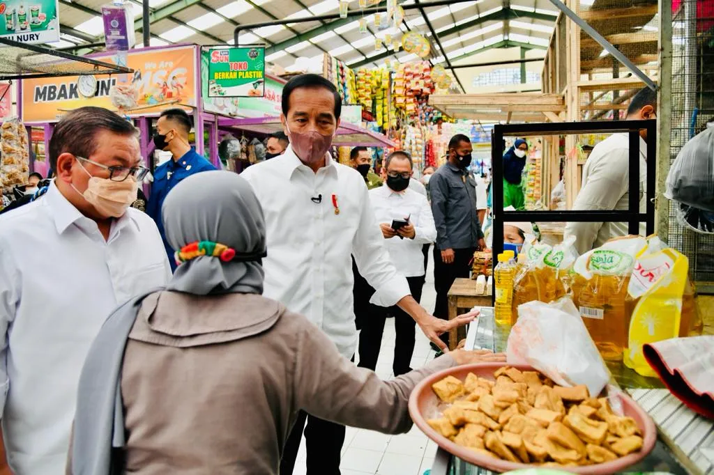 Presiden Cek Ketersediaan Bahan Pokok