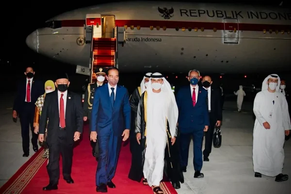 Presiden Joko Widodo Tiba di Abu Dhabi 1