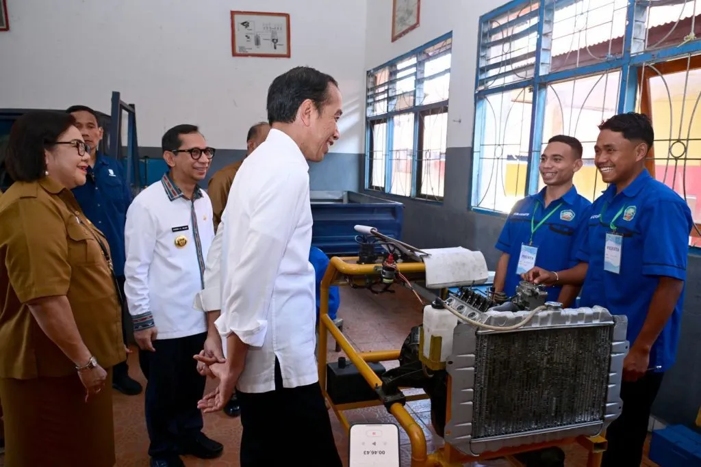 Presiden Jokowi Apresiasi Praktik Pembelajaran di SMK Negeri 5 Kupang 1024x683 1