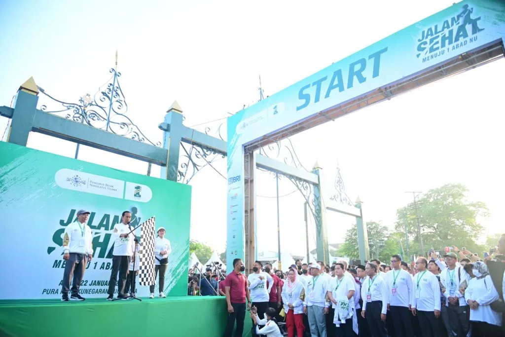 Presiden Jokowi Buka dan Ikuti Jalan Sehat Menuju 1 Abad NU 1024x683 1