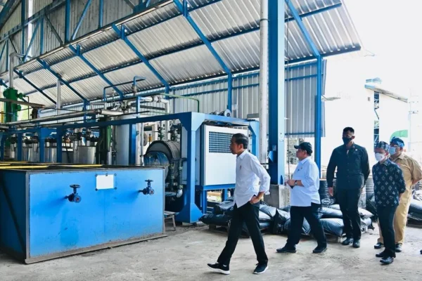 Presiden Jokowi Dorong Bangkitnya Industri Penghasil Aspal di Buton