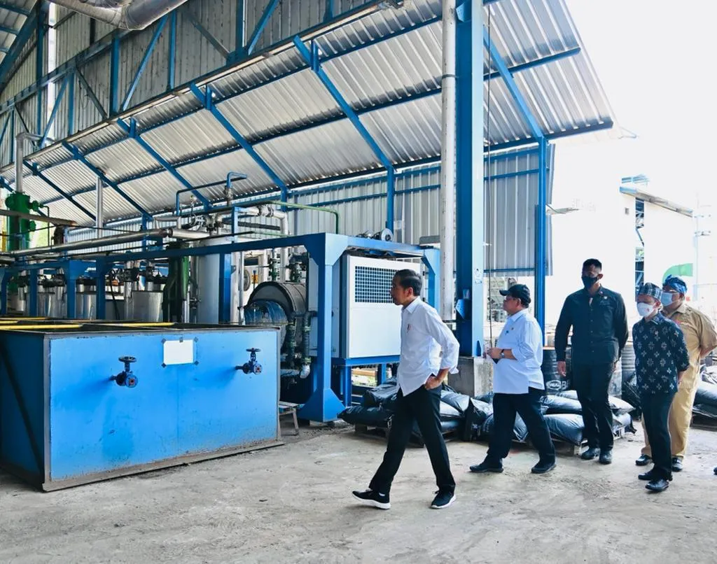 Presiden Jokowi Dorong Bangkitnya Industri Penghasil Aspal di Buton
