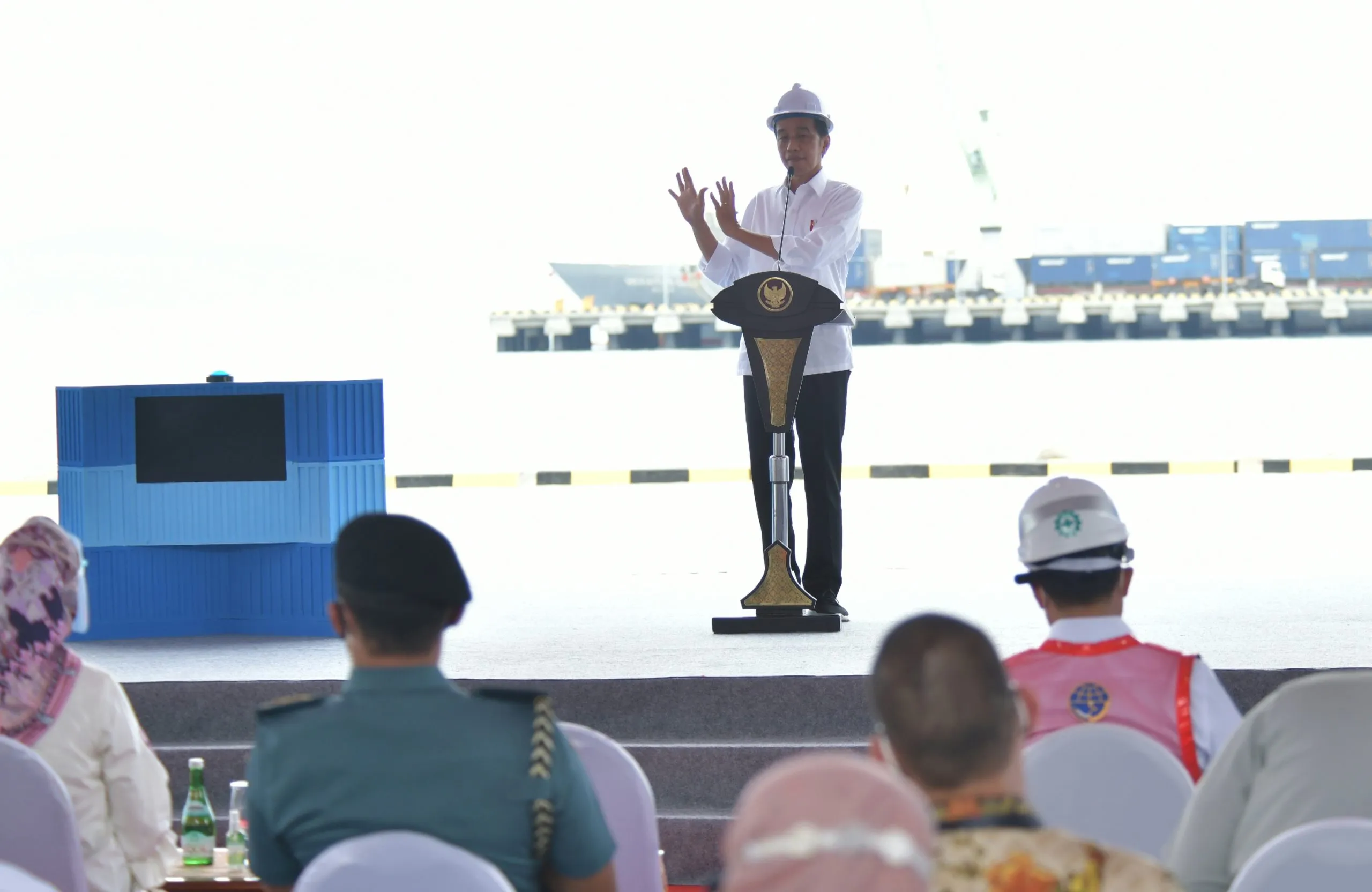 Presiden Jokowi Penggabungan Pelindo untuk Tingkatkan Daya Saing scaled 1