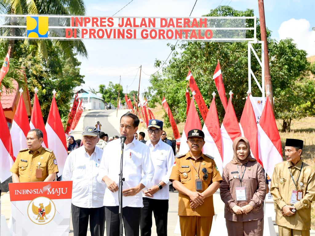 Presiden Jokowi Resmikan Jalan Inpres di Gorontalo Tingkatkan Akses dan Produktivitas 1024x768 1