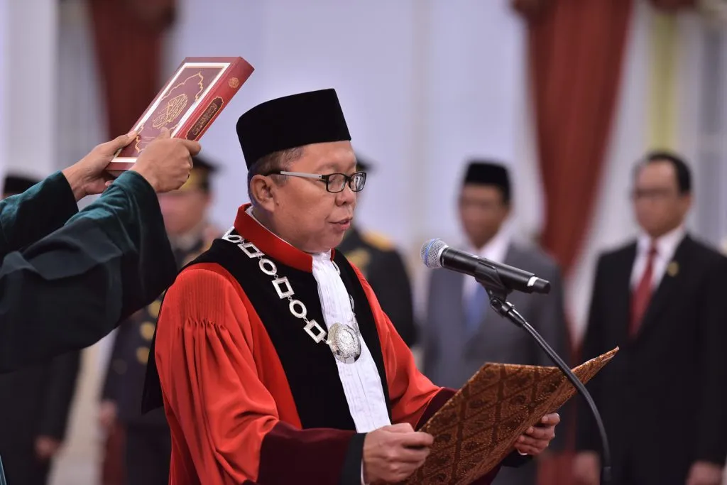 Presiden Jokowi Saksikan Pengucapan Sumpah Arsul Sani Jadi Hakim Mahkamah Konstitusi 1024x683 1